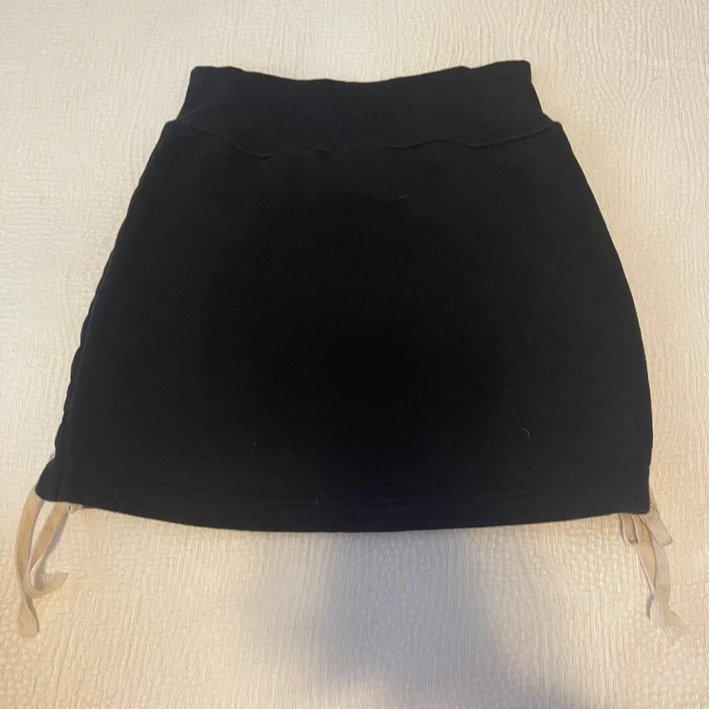 Good American size 2 lace up sweat skirt - Picture 4 of 4